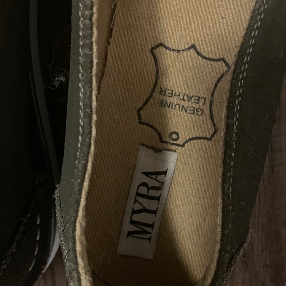 Myra Loafers - Picture 2 of 6